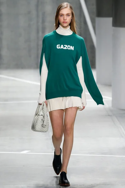 Look 24